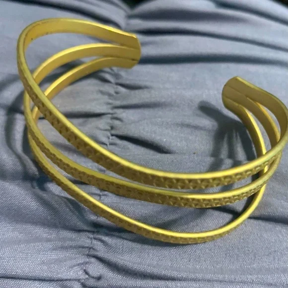 Trance Cuff Bracelet - Matte Gold Plated - Picture 4 of 5